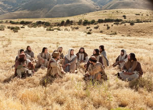 Kristus, eden pomembnejših učiteljev nove vere, uči svoje učence.